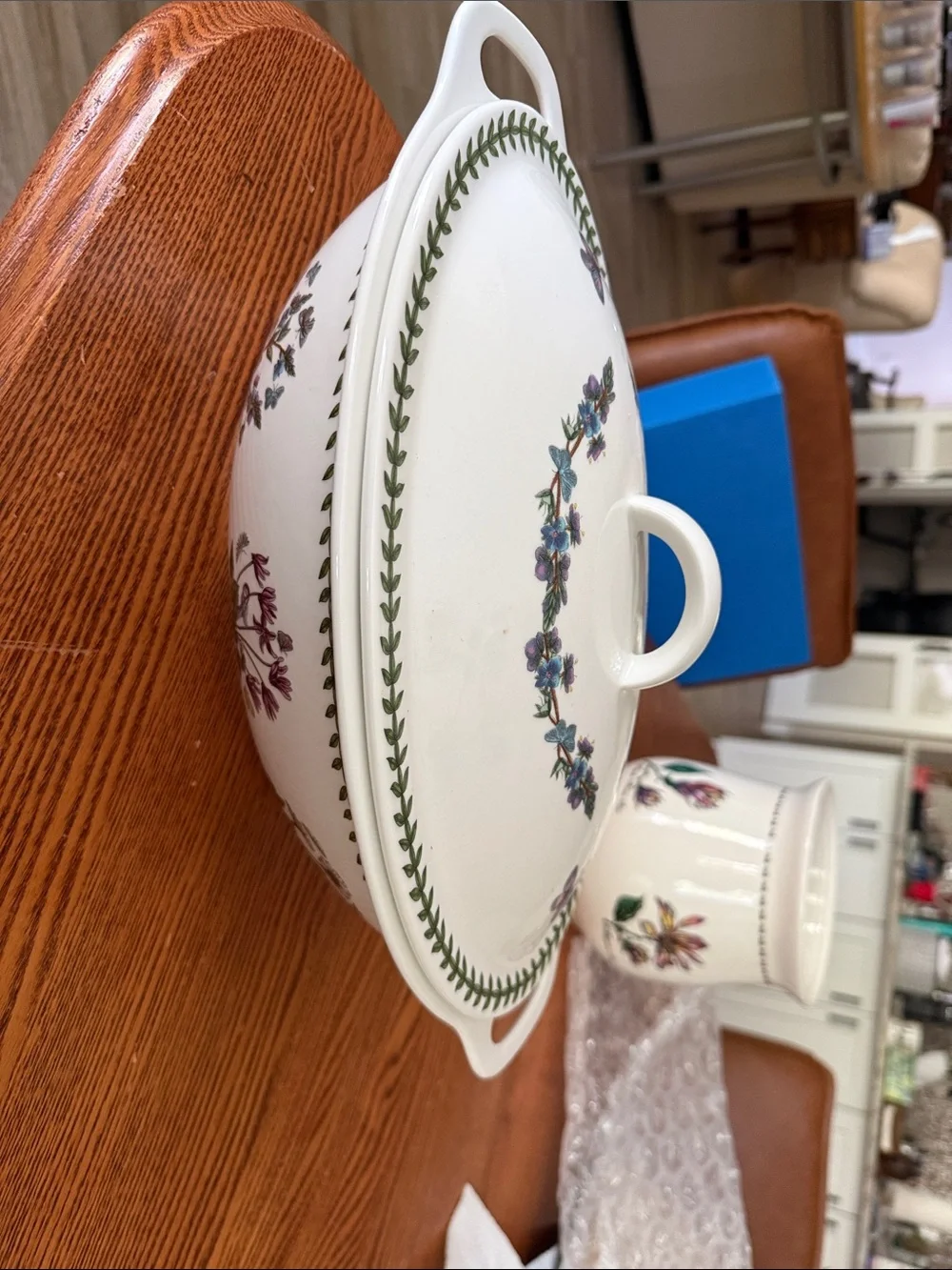 Oval casserole dish
